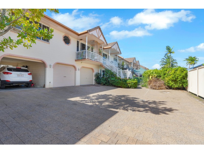 6/73-75 Pease Street, Manoora QLD 4870