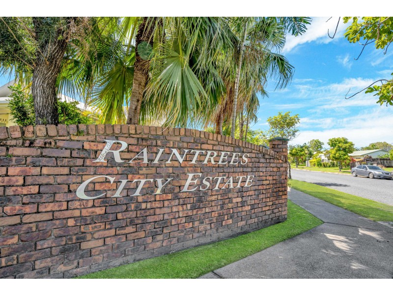 2/362 McCoombe Street, Mooroobool QLD 4870