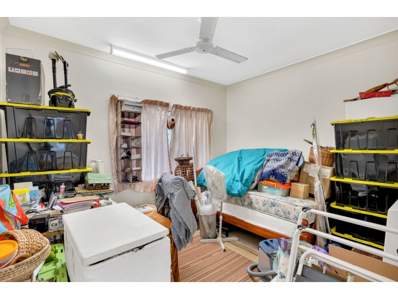 2/362 McCoombe Street, Mooroobool QLD 4870