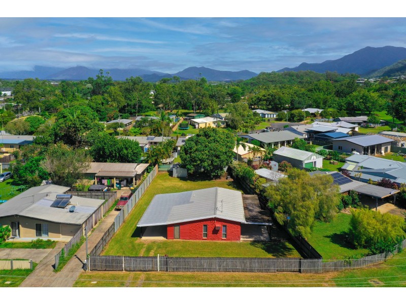 9 Alberta Drive, Woree QLD 4868