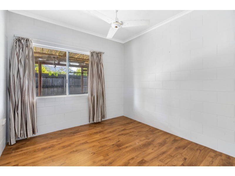 9 Alberta Drive, Woree QLD 4868