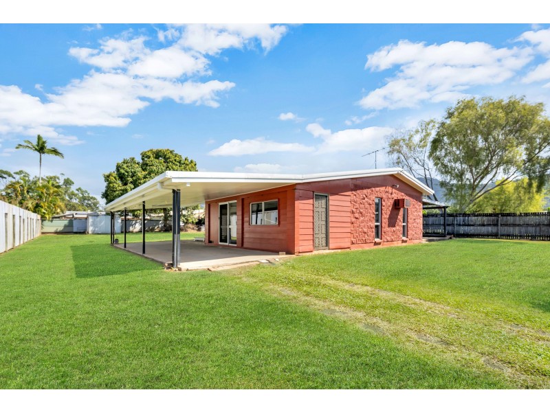 9 Alberta Drive, Woree QLD 4868