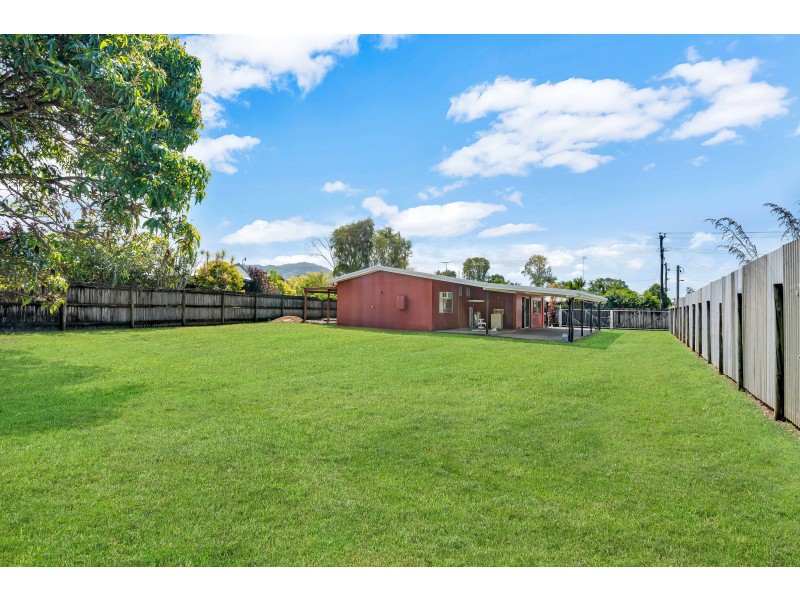 9 Alberta Drive, Woree QLD 4868