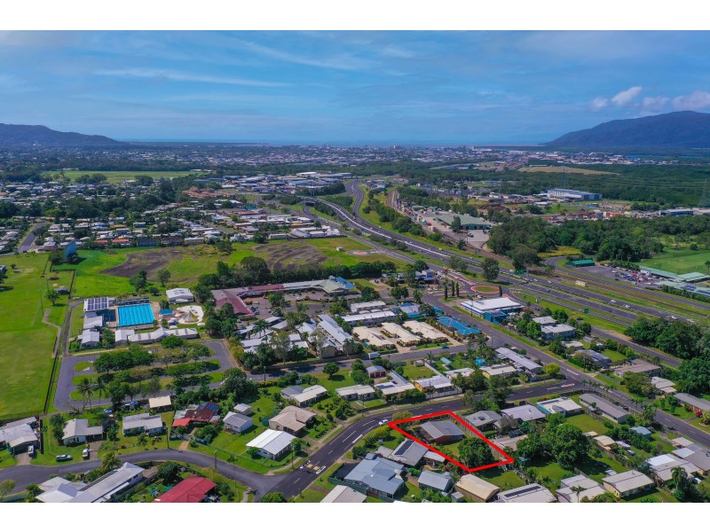 9 Alberta Drive, Woree QLD 4868