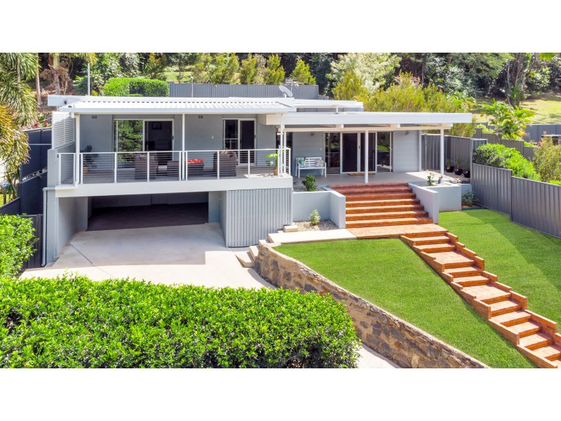 98 Hillview Crescent, Whitfield QLD 4870