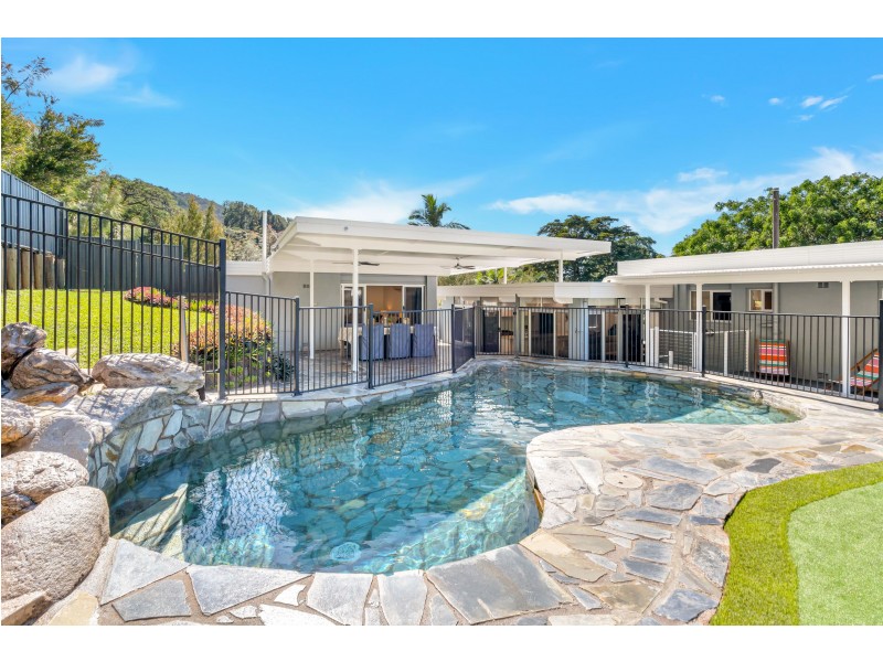 98 Hillview Crescent, Whitfield QLD 4870