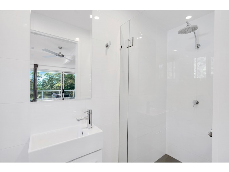 98 Hillview Crescent, Whitfield QLD 4870