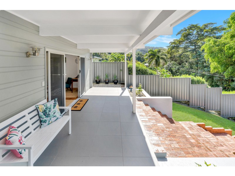 98 Hillview Crescent, Whitfield QLD 4870