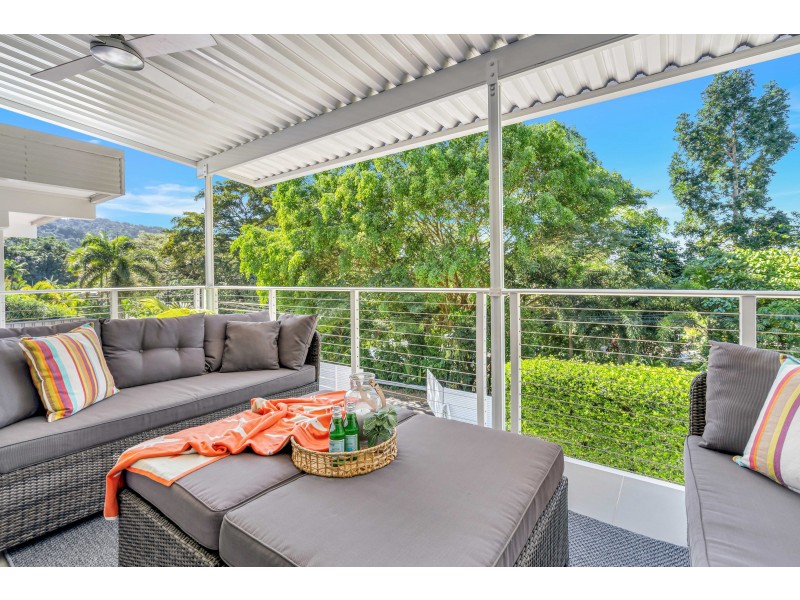 98 Hillview Crescent, Whitfield QLD 4870