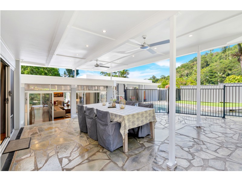 98 Hillview Crescent, Whitfield QLD 4870