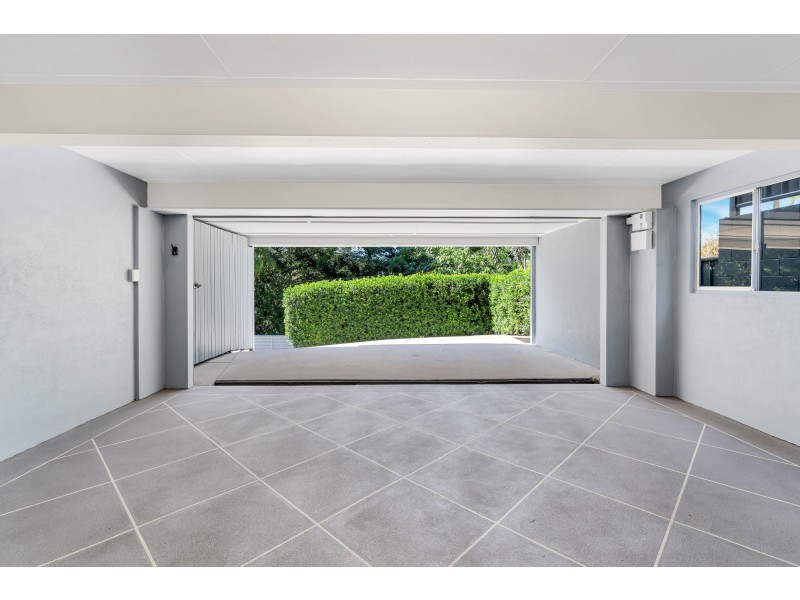 98 Hillview Crescent, Whitfield QLD 4870