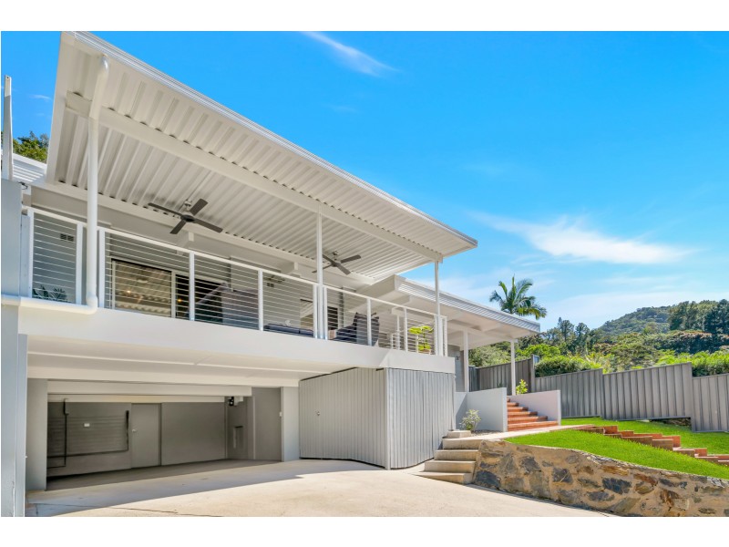 98 Hillview Crescent, Whitfield QLD 4870