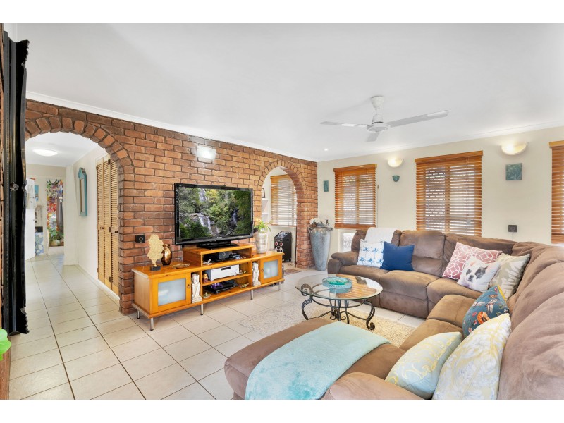29 Lavender Street, Mooroobool QLD 4870