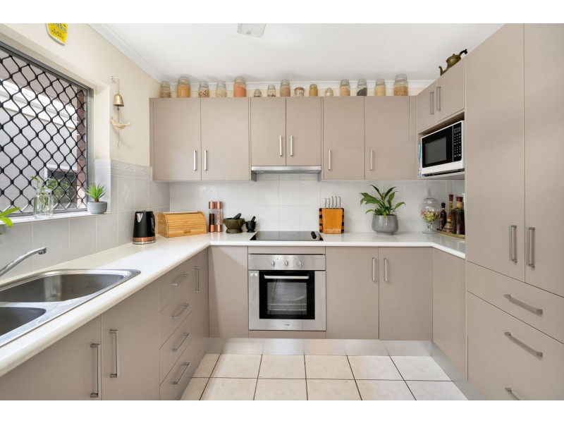 29 Lavender Street, Mooroobool QLD 4870