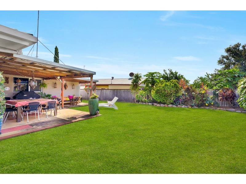 29 Lavender Street, Mooroobool QLD 4870