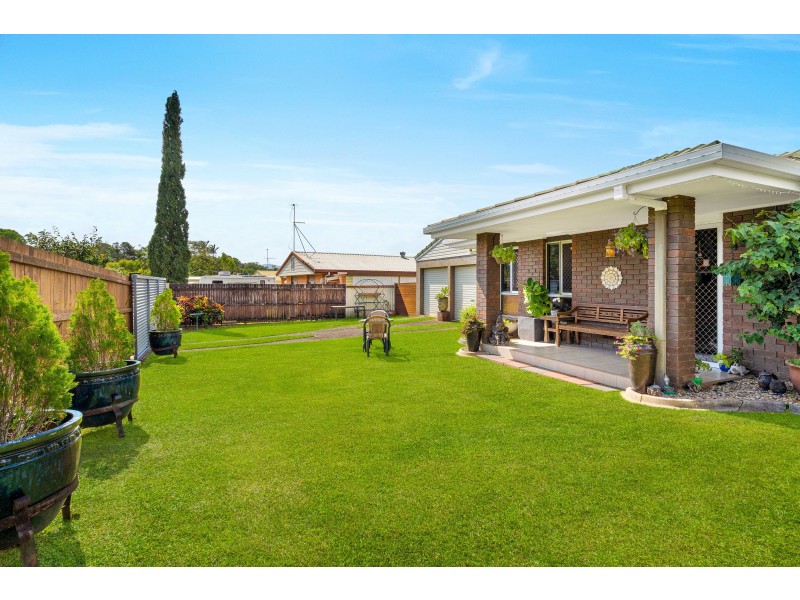 29 Lavender Street, Mooroobool QLD 4870
