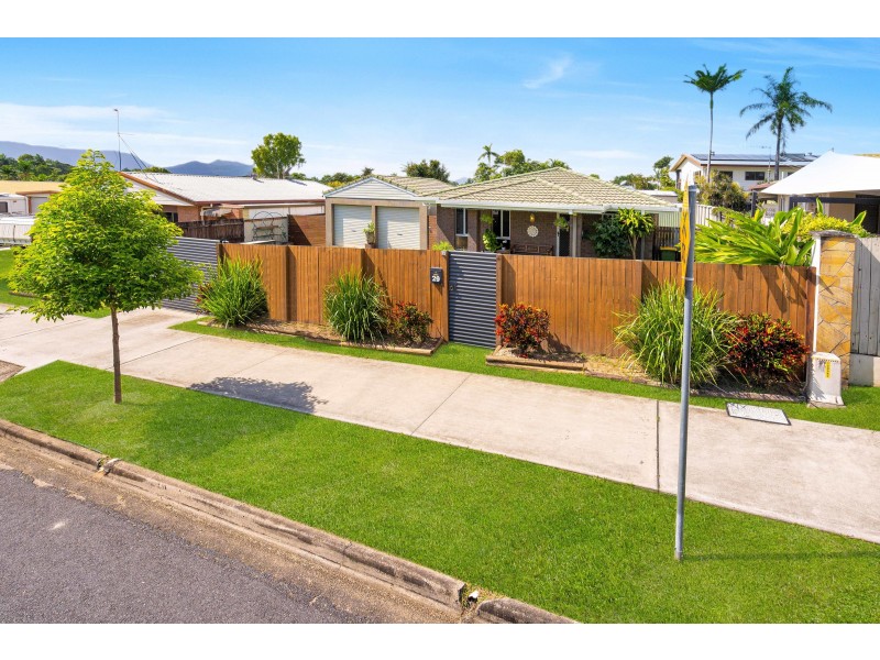 29 Lavender Street, Mooroobool QLD 4870