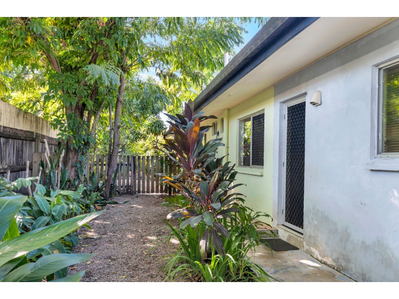 2/20 Best Street, Yorkeys Knob QLD 4878