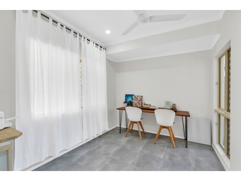 54 Silky Oak Court, Mooroobool QLD 4870