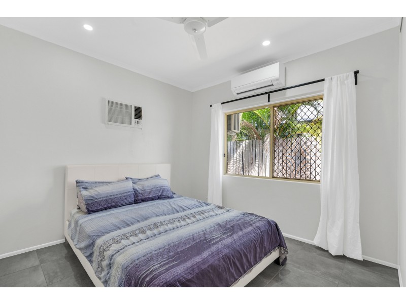 54 Silky Oak Court, Mooroobool QLD 4870