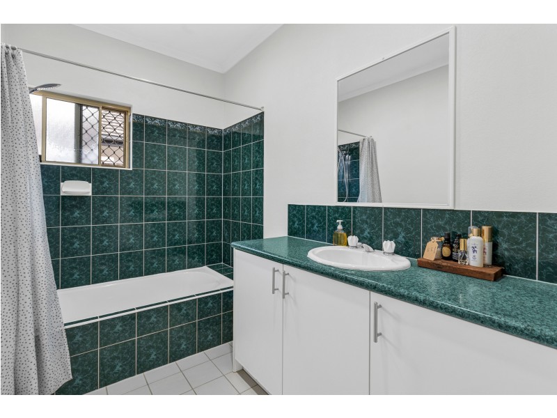 54 Silky Oak Court, Mooroobool QLD 4870