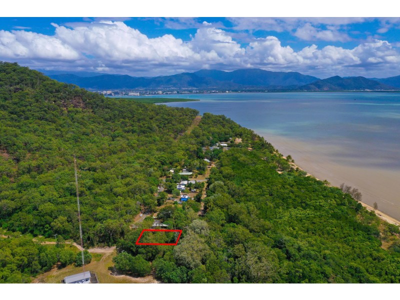 15 Bluewater Street, East Trinity QLD 4871