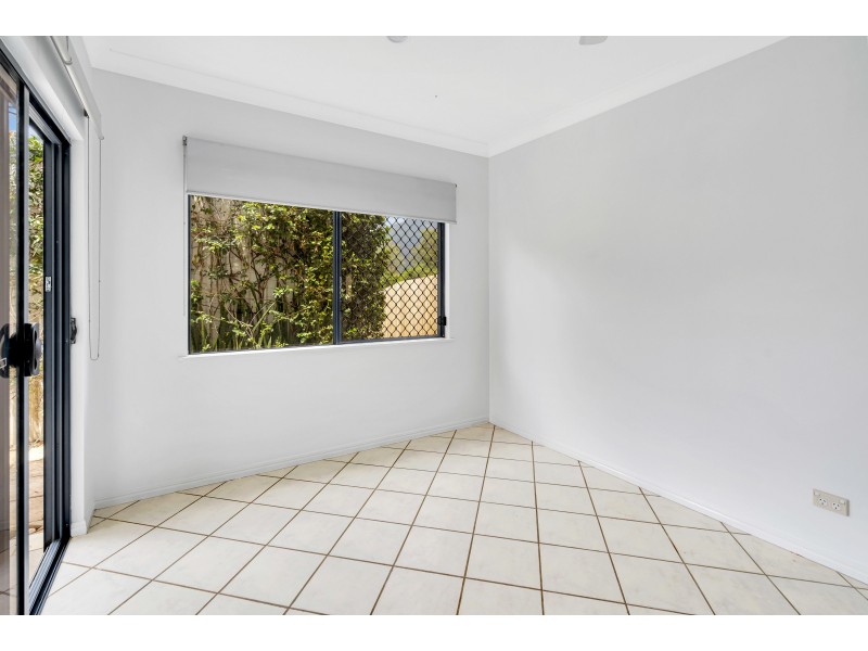 7 Cowie Place, Bentley Park QLD 4869