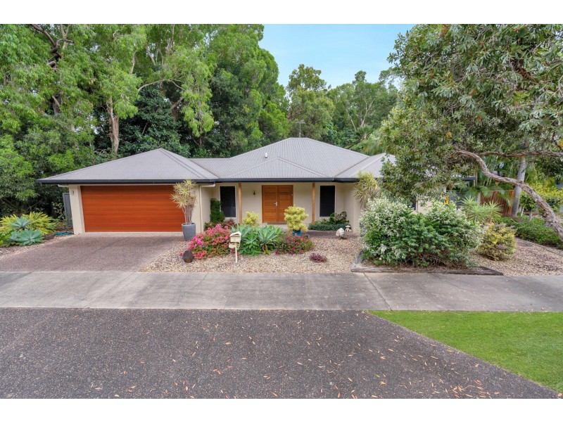 16 Aurelia Road, Palm Cove QLD 4879