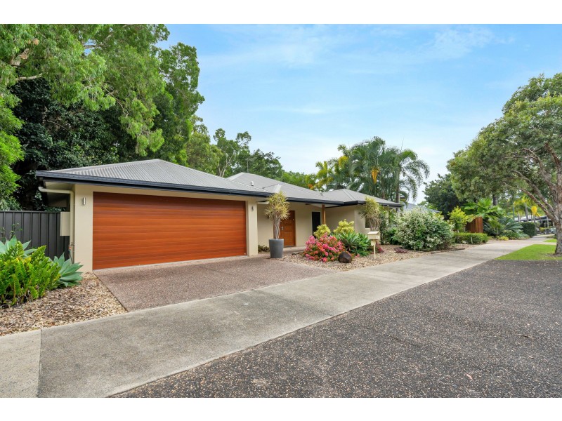 16 Aurelia Road, Palm Cove QLD 4879