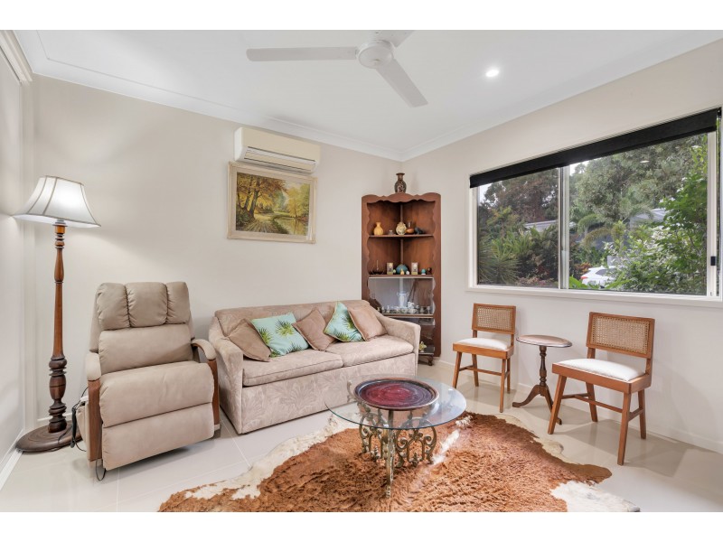 16 Aurelia Road, Palm Cove QLD 4879