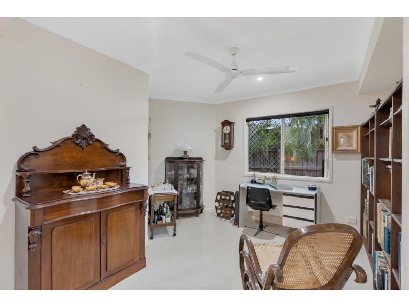 16 Aurelia Road, Palm Cove QLD 4879