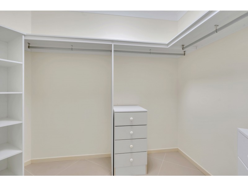 16 Aurelia Road, Palm Cove QLD 4879