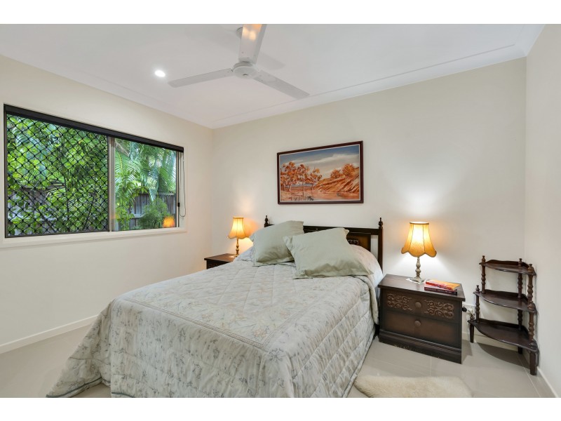 16 Aurelia Road, Palm Cove QLD 4879