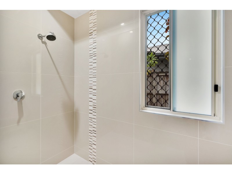 16 Aurelia Road, Palm Cove QLD 4879