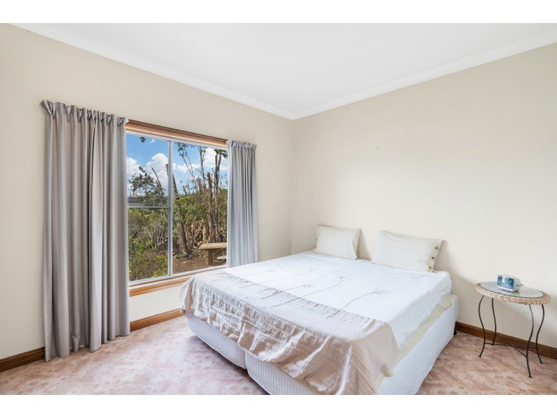 60 Bluewater Drive, Tinaroo QLD 4872