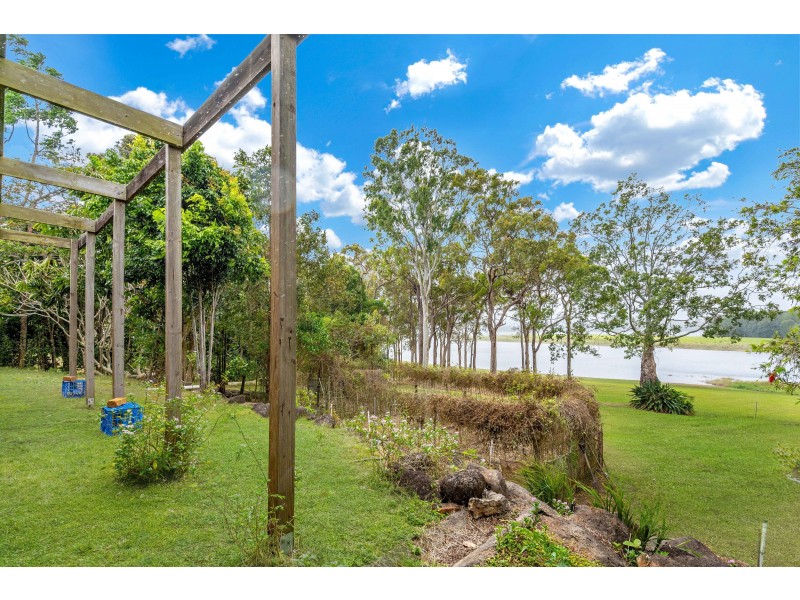 60 Bluewater Drive, Tinaroo QLD 4872