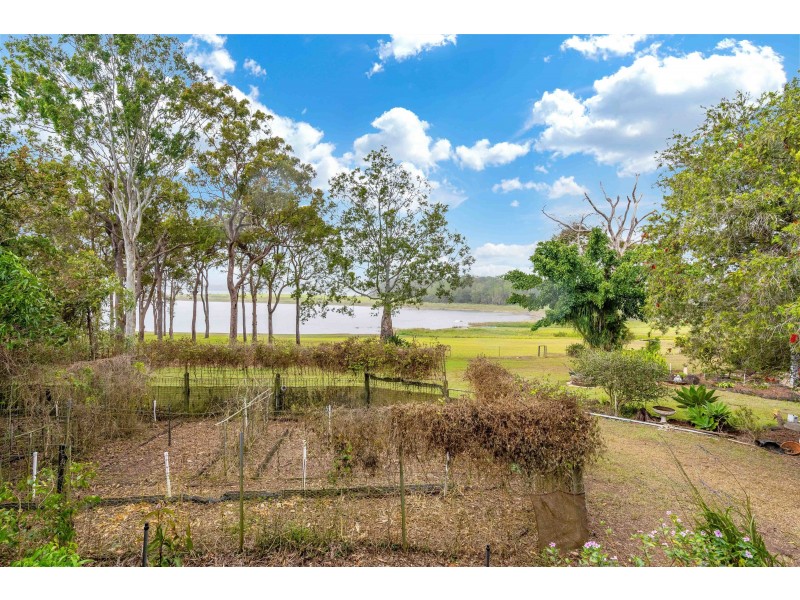 60 Bluewater Drive, Tinaroo QLD 4872