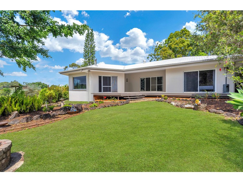 60 Bluewater Drive, Tinaroo QLD 4872