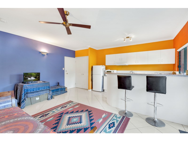 2/32 Little Street, Manunda QLD 4870