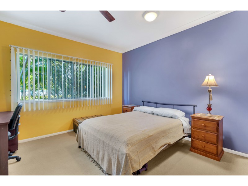 2/32 Little Street, Manunda QLD 4870