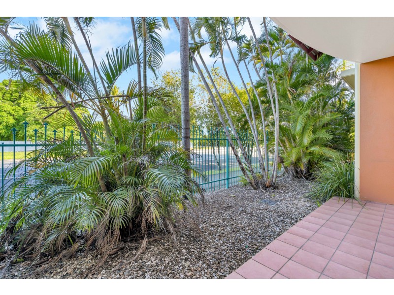 2/32 Little Street, Manunda QLD 4870