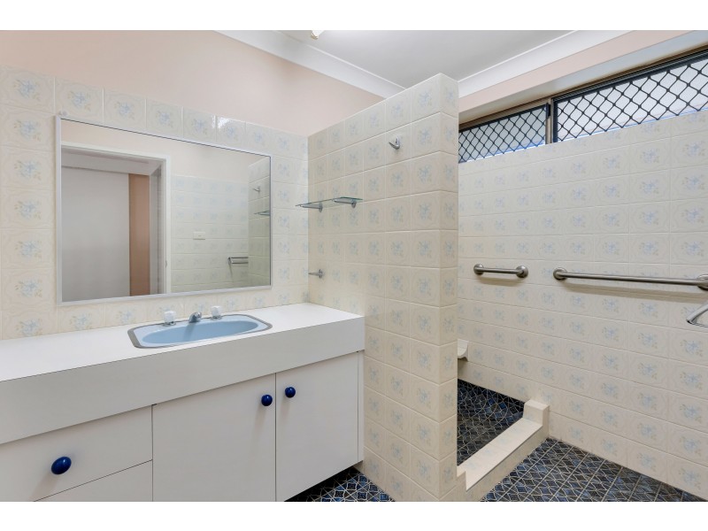 15 Fairview Street, Bayview Heights QLD 4868