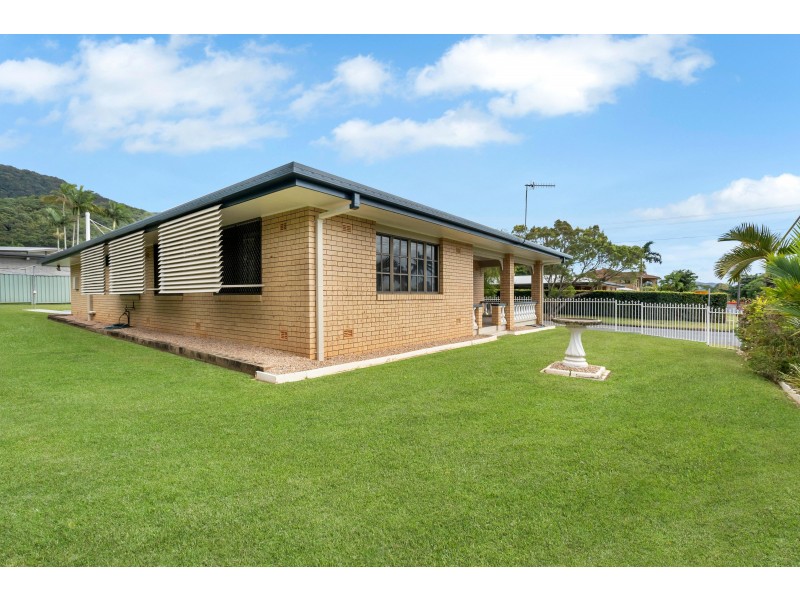 15 Fairview Street, Bayview Heights QLD 4868