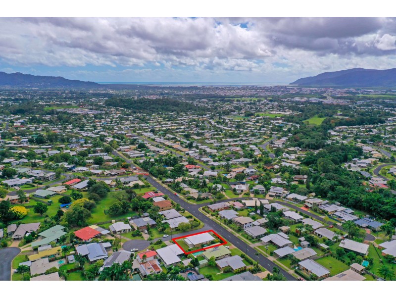 15 Fairview Street, Bayview Heights QLD 4868