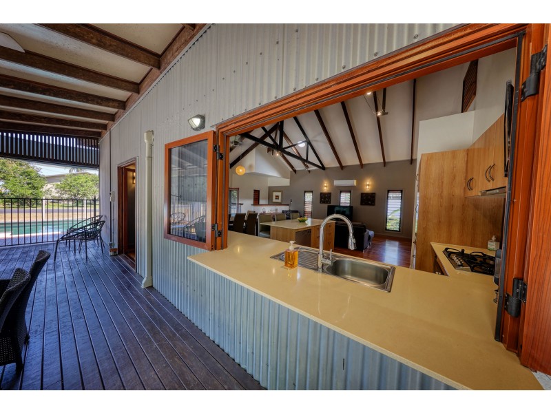 29 Luff Street, Hull Heads QLD 4854
