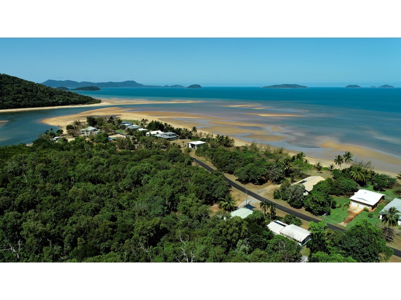 29 Luff Street, Hull Heads QLD 4854