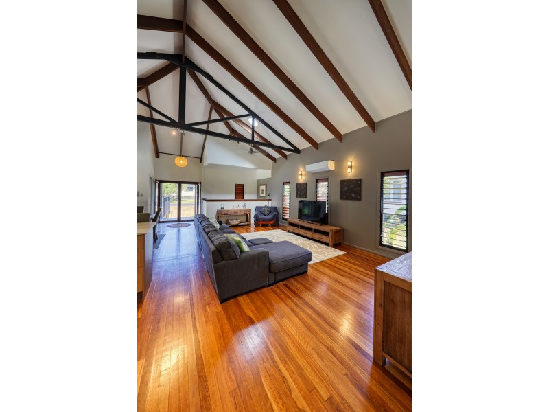 29 Luff Street, Hull Heads QLD 4854