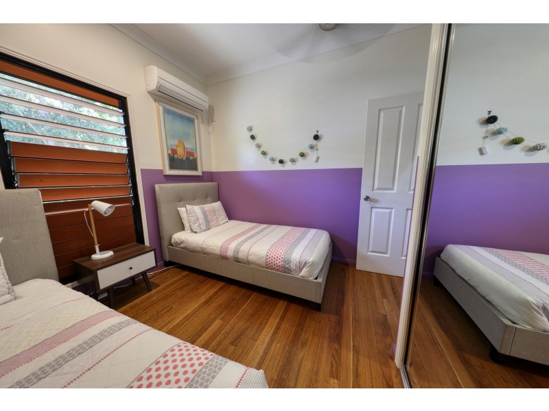 29 Luff Street, Hull Heads QLD 4854