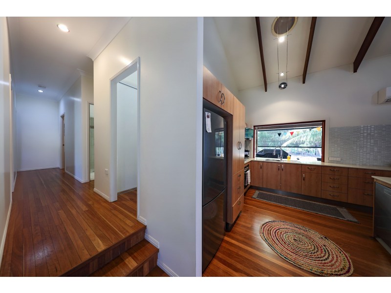 29 Luff Street, Hull Heads QLD 4854