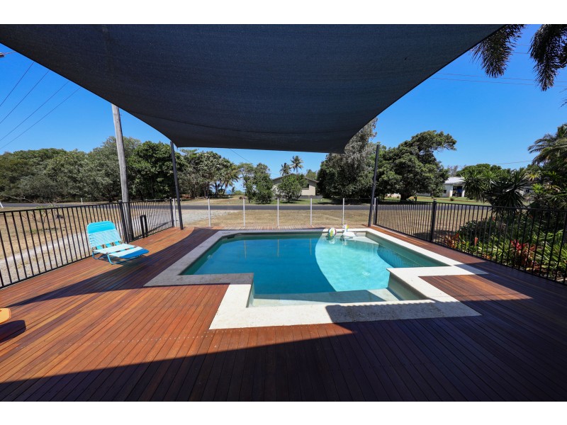 29 Luff Street, Hull Heads QLD 4854